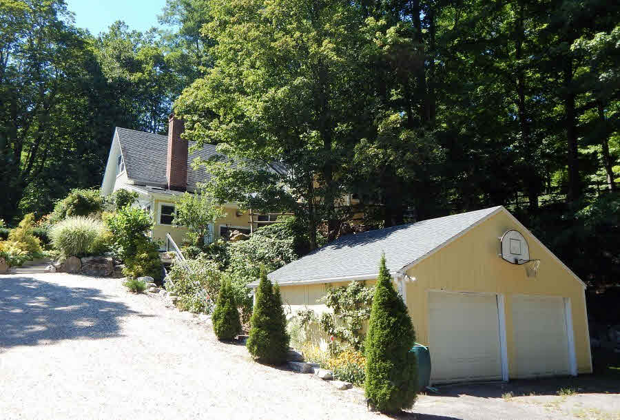Building photograph for 27 MILLERTON ROAD